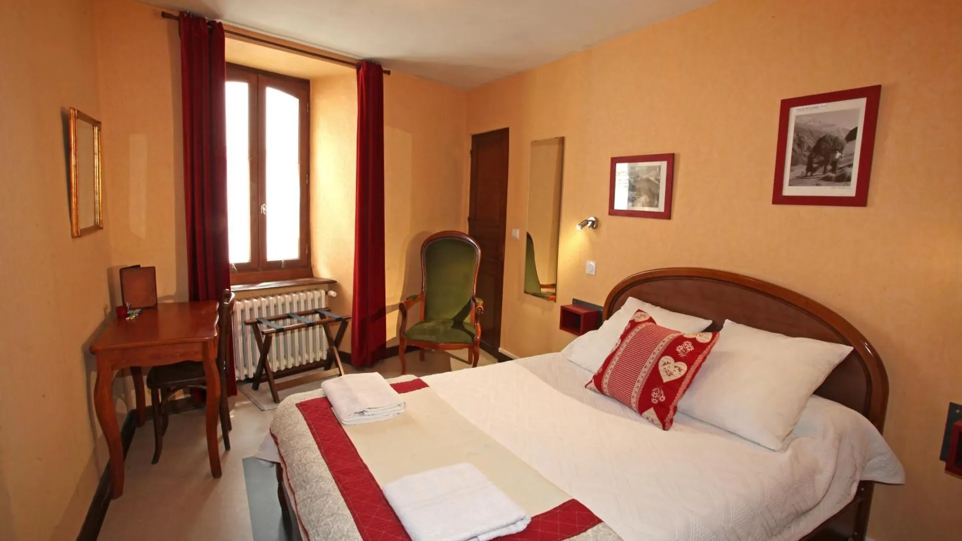 **  לוז-סן-סובר Hotel Les Templiers צרפת
