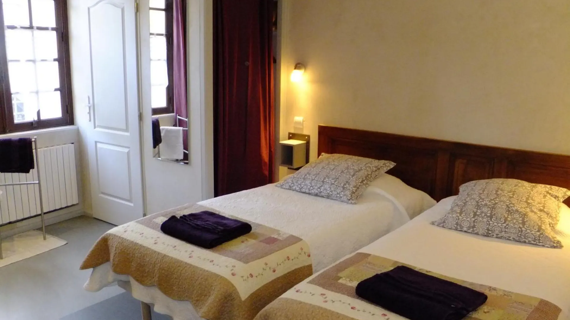 **  לוז-סן-סובר Hotel Les Templiers צרפת